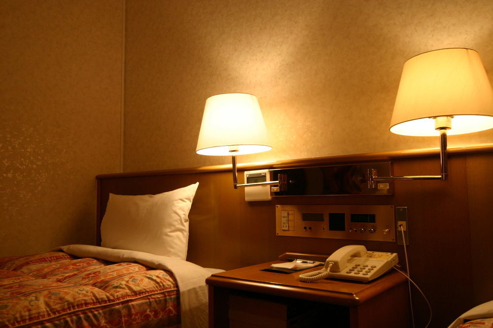 Hotel Maruki Naha Buitenkant foto