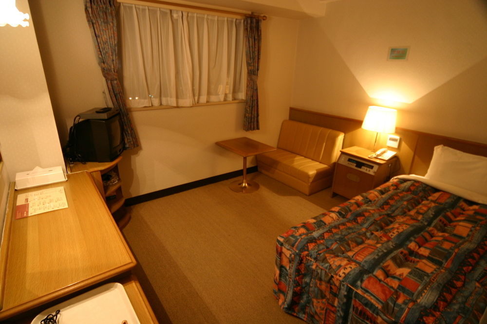 Hotel Maruki Naha Buitenkant foto