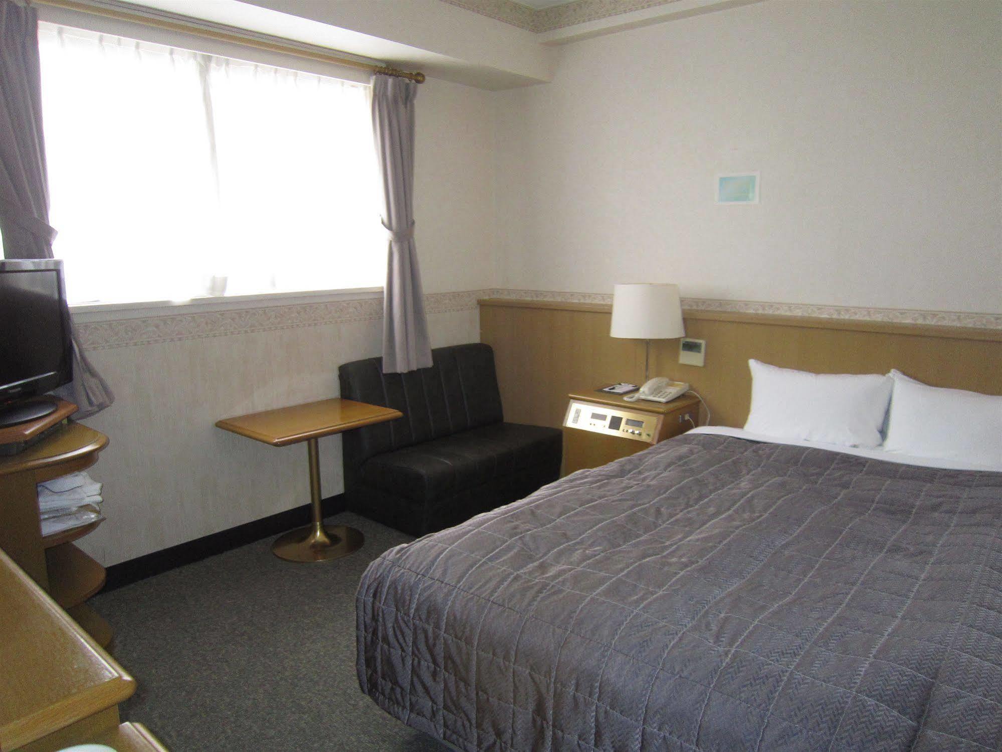 Hotel Maruki Naha Buitenkant foto