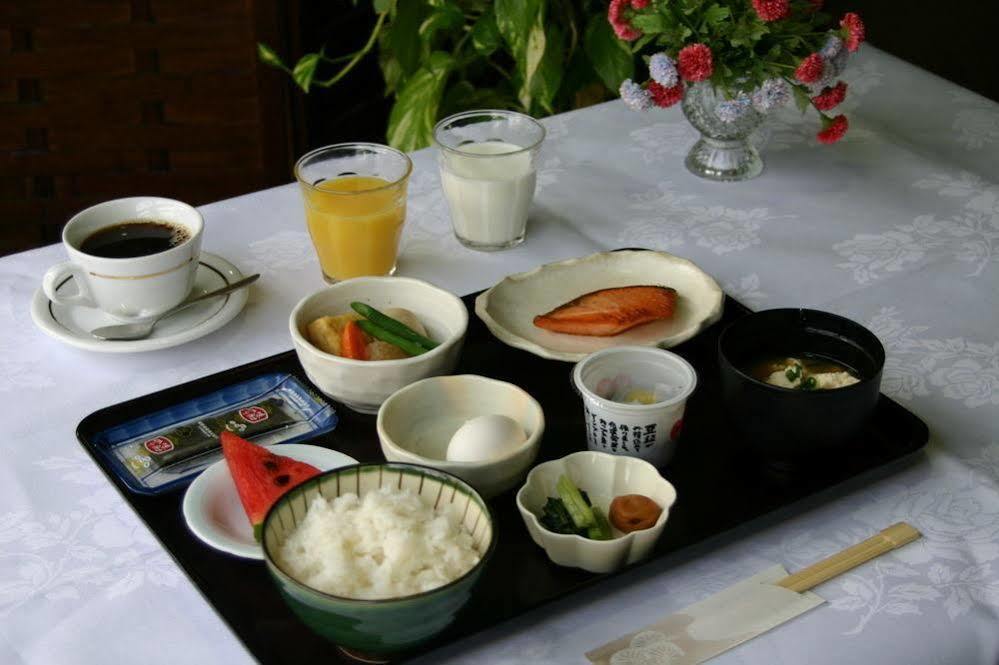 Hotel Maruki Naha Buitenkant foto
