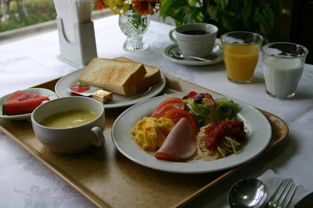 Hotel Maruki Naha Buitenkant foto