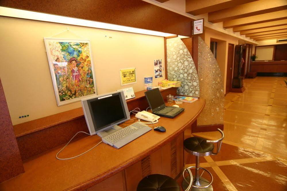 Hotel Maruki Naha Buitenkant foto